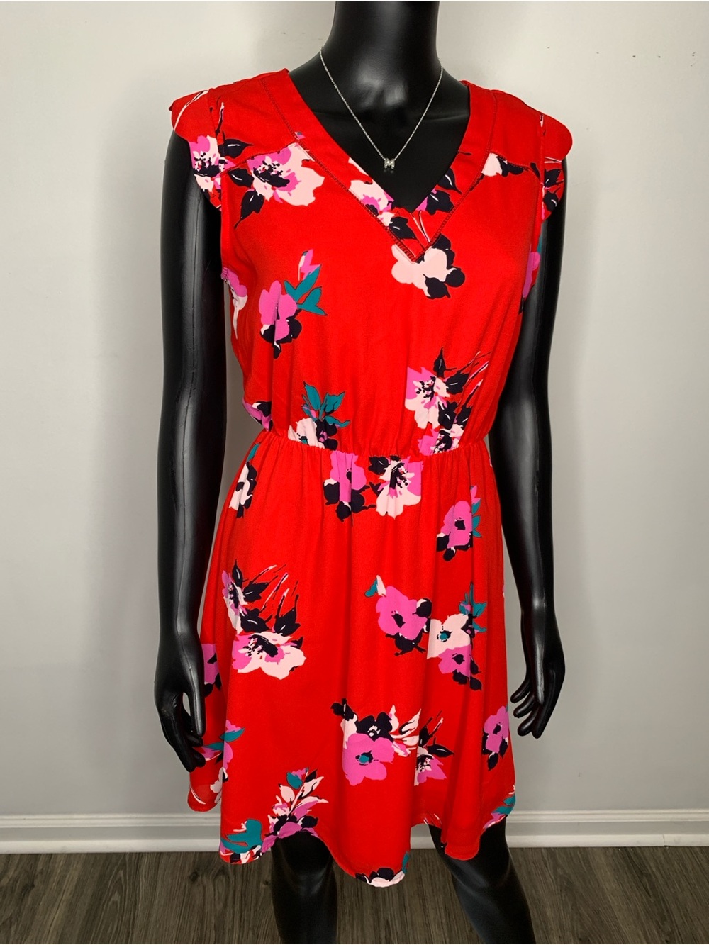 41 Hawthorn Red Floral V-Neck Mini Dress